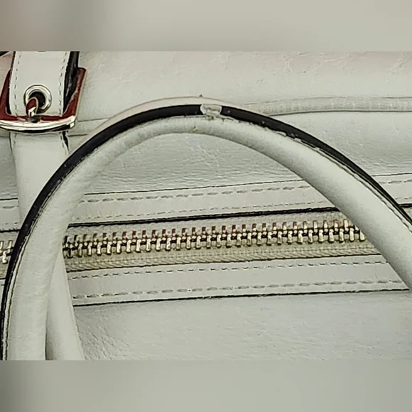 A Coach Hamptons satchel  serial number B0751-F08AD5 - Picture 12 of 15